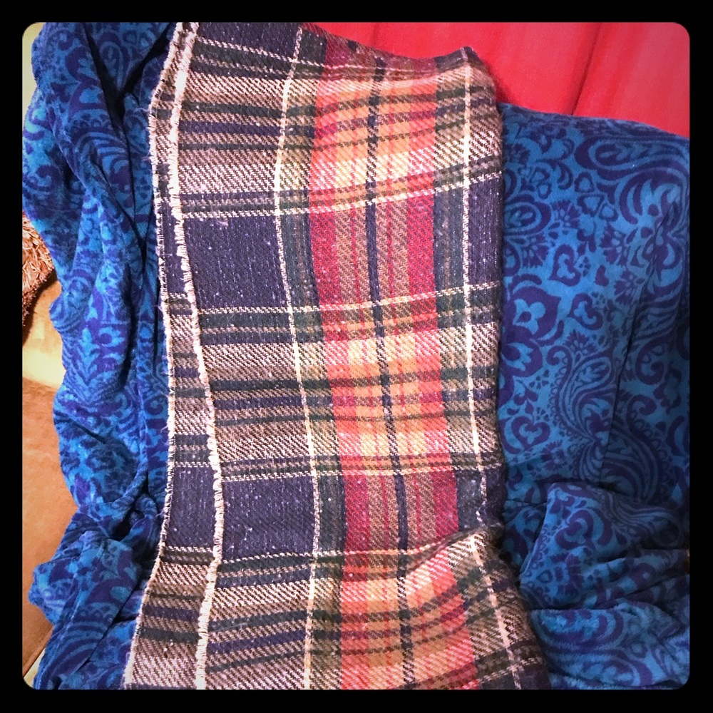 BEAUTIFUL SCARF/SHAWL